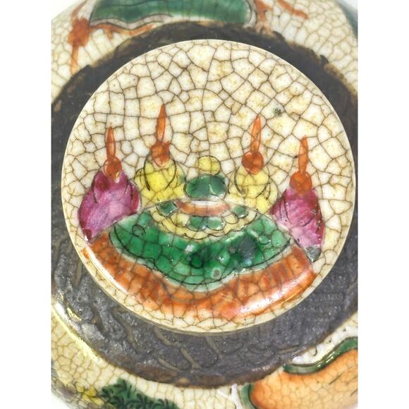 Antique Early 1900's Chinese Porcelain Warrior Themed Ginger Jar with Lid - Picture 6 of 9